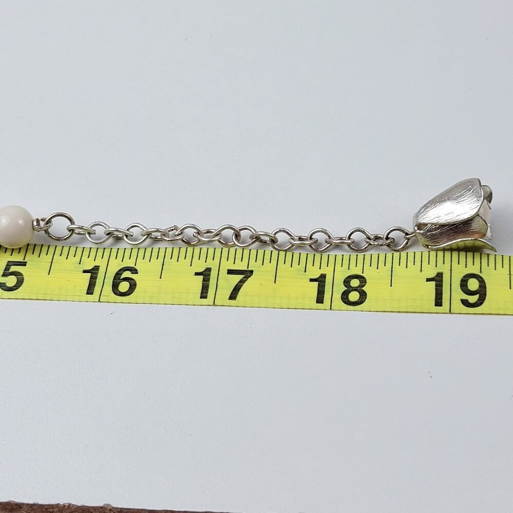 Cream Acrylic Beaded Necklace 18 In Silver-Tone Flower Charm Lobster Clasp - Picture 8 of 9